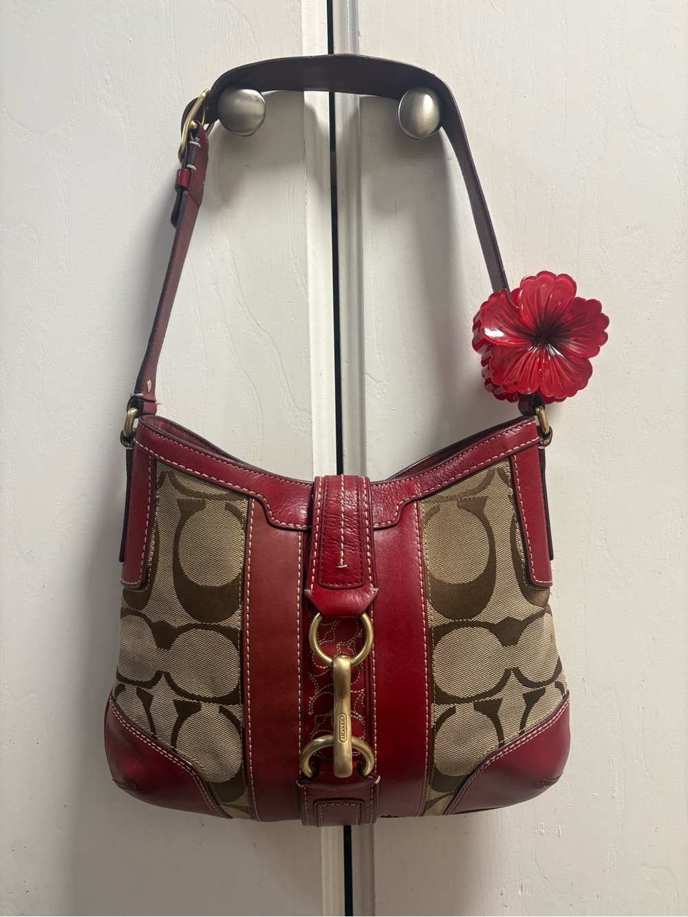 Authentic 2007 coach hamptons in brown signature canvas and red leather
